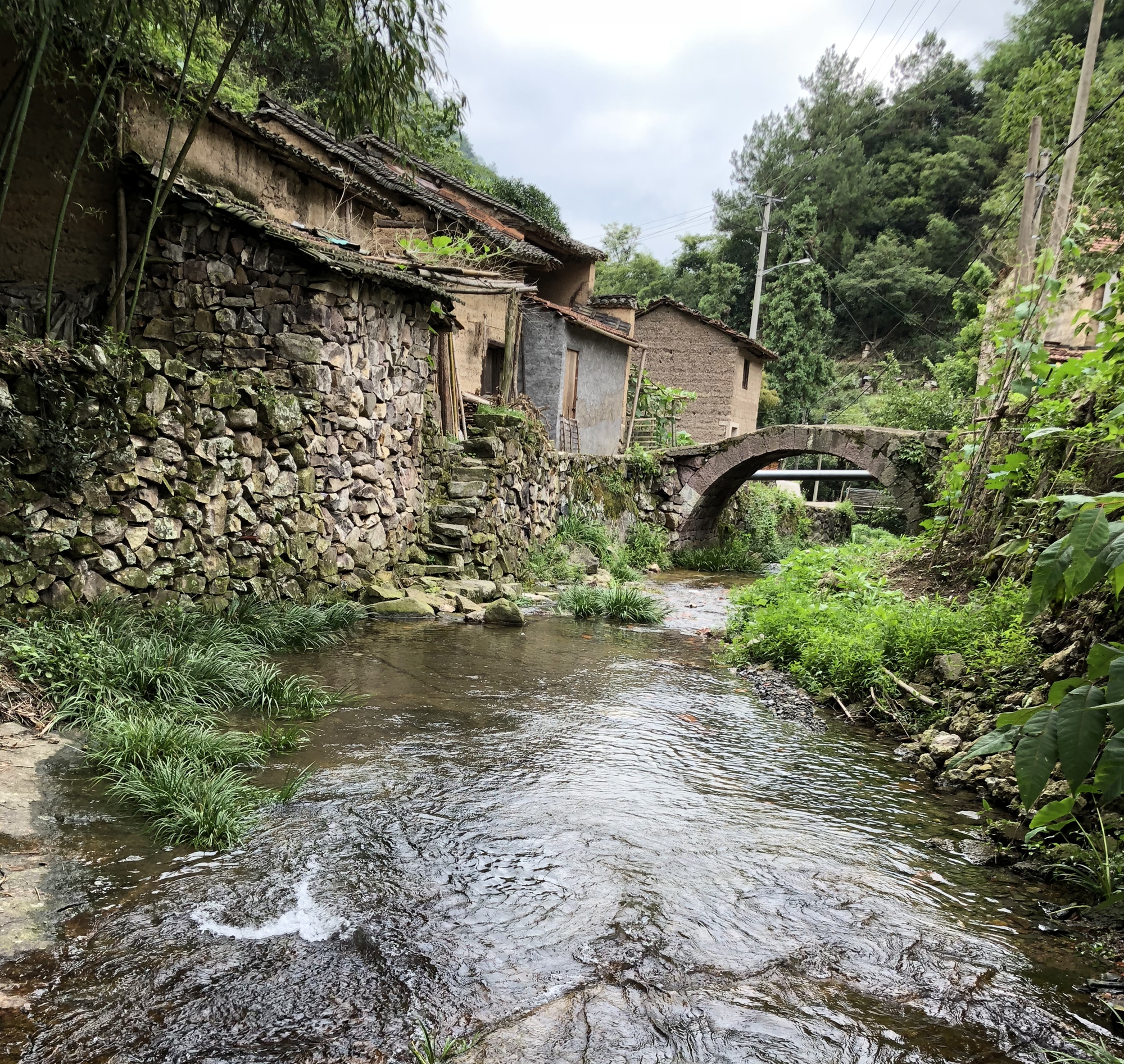 mg4377娛樂電子遊戲網站集團舉行“千企結千村 消滅薄弱村”鄉村基金設立暨村企結對簽約儀式